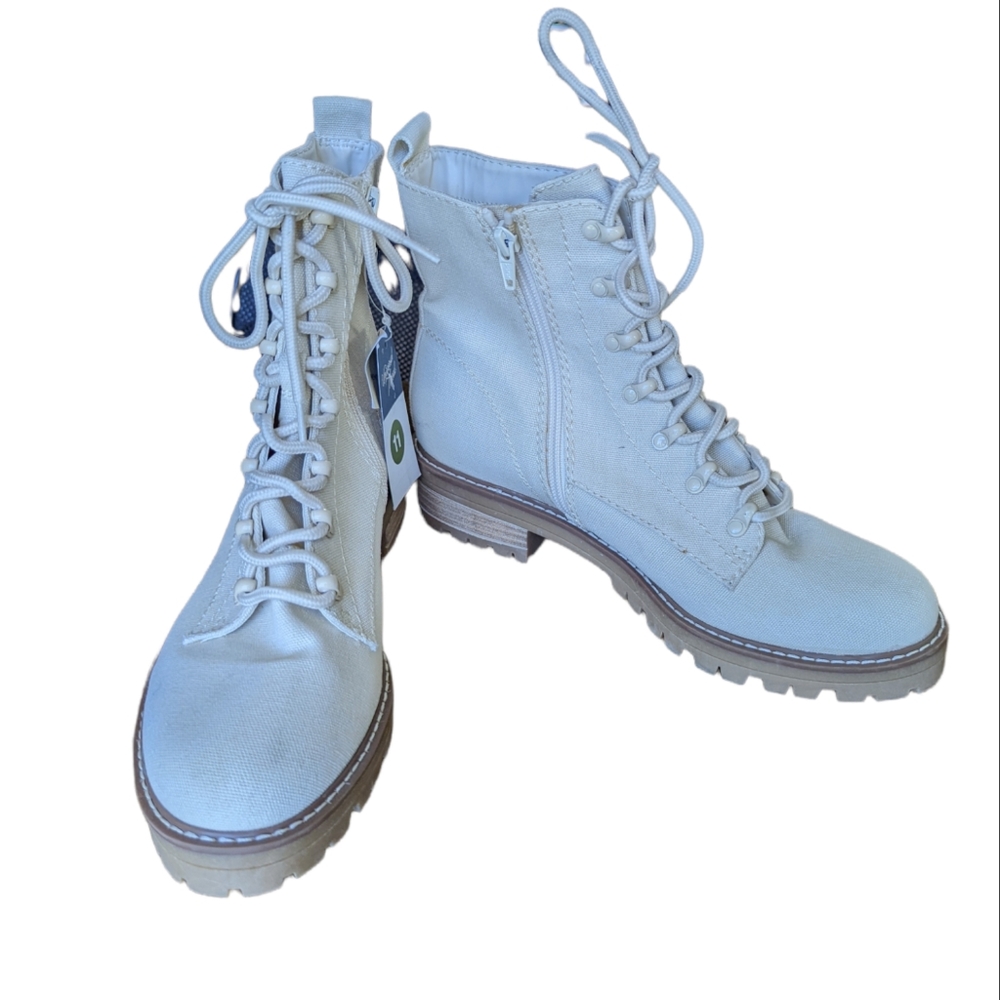 Women's Parker Lace-Up Combat Boots - Universal Thread™ Size 11 Color Cream